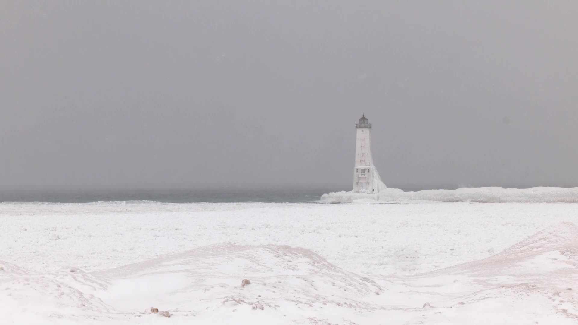 Unstable ice shelves pose life-threatening danger on Lake Michigan