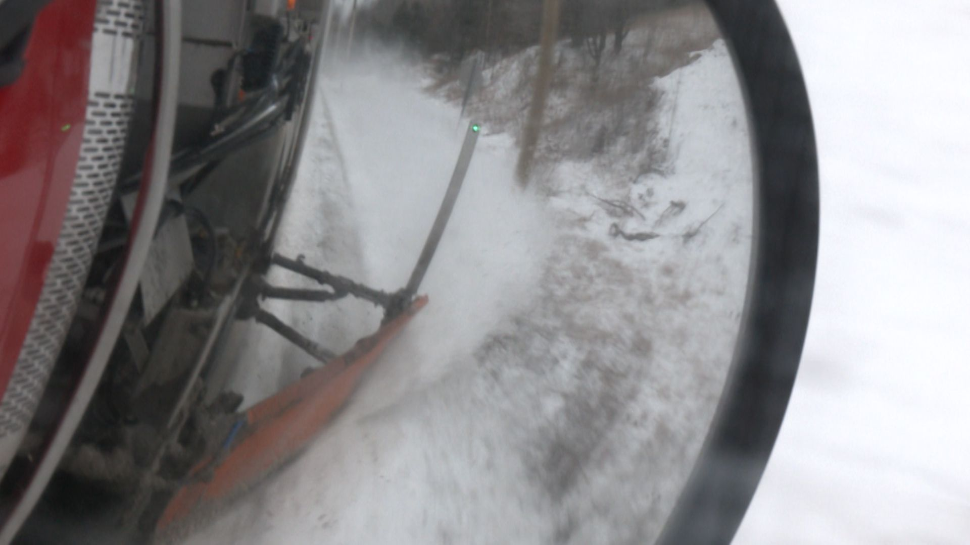 Road Crews Work to Keep Roads Clear Throughout Storm – 9and10News.com