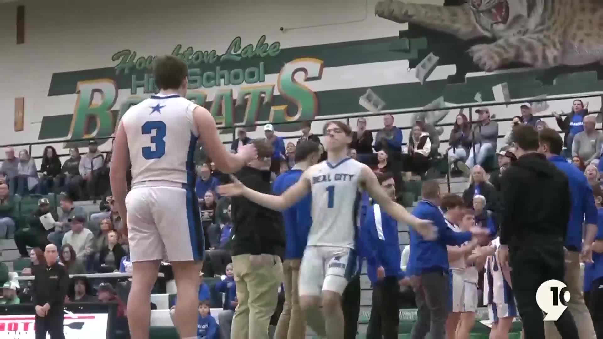 Aggies rally for double-digit win, advance to quarterfinals ...