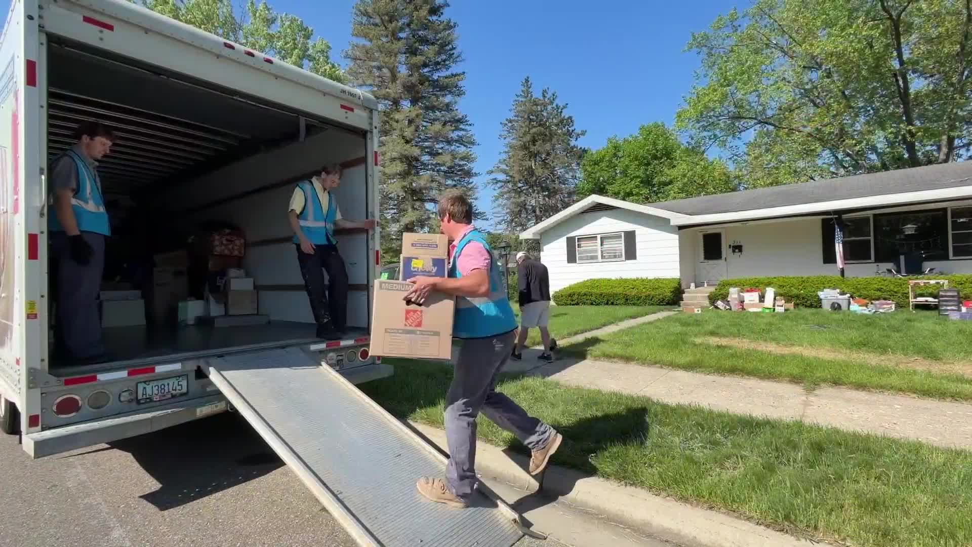 Amish and Mennonite volunteers aid in Cadillac flood recovery