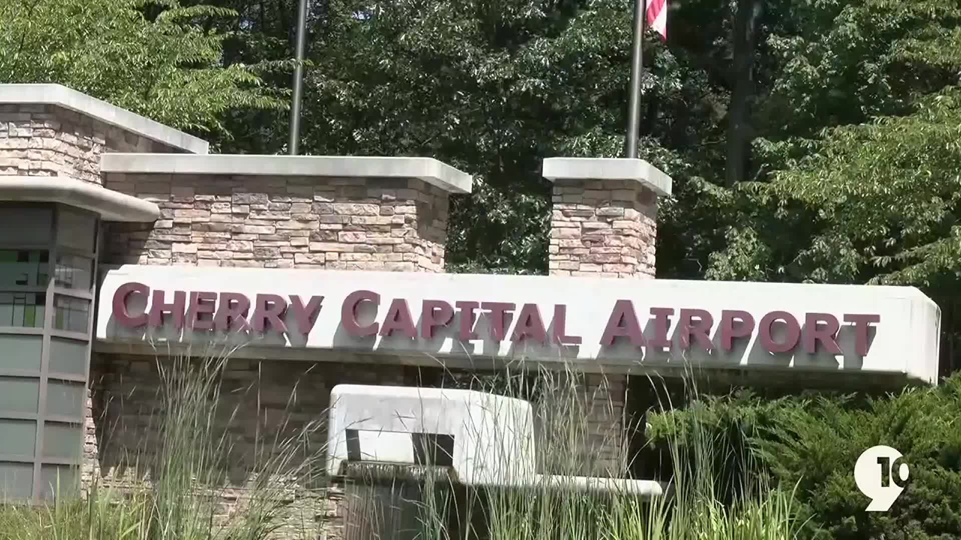 Tech outage affects passengers at Cherry Capital Airport – 9and10News.com