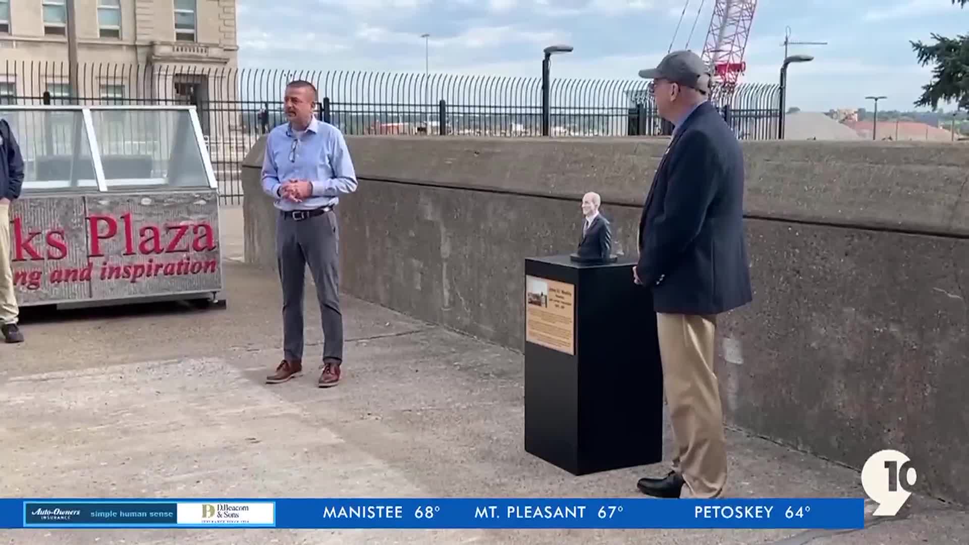 Lake Carriers’ Association unveils James Weakley bust at Soo Locks