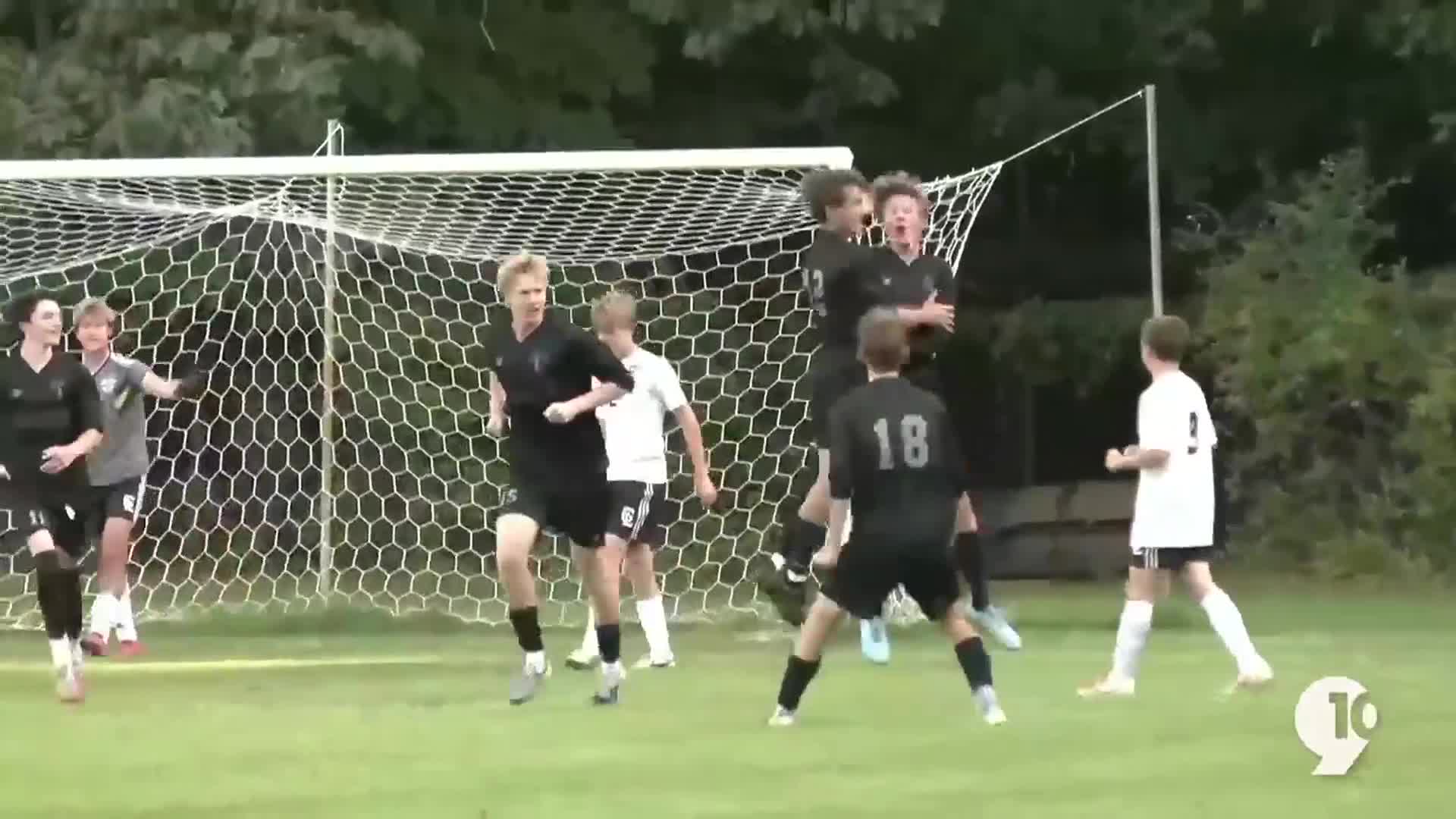 Comets down Lakers in district final rematch